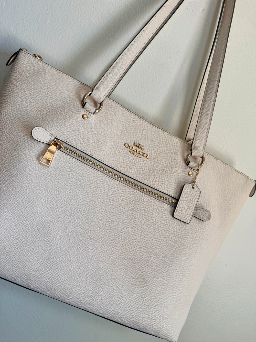 Coach Gallery Leather Tote Bag and wallet in Light Beige